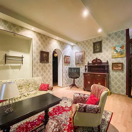 Apart Otel целиком 3-х комнатная в центре одессы Odessa