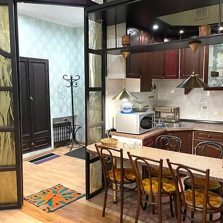 целиком 3-х комнатная в центре одессы Odesa