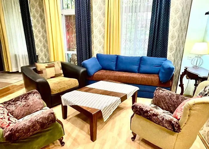 целиком 3-х комнатная в центре одессы 3* Oděsa