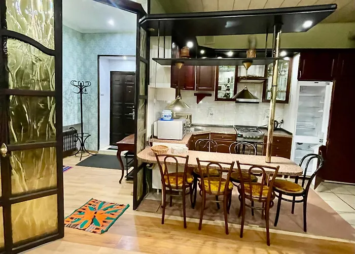 целиком 3-х комнатная в центре одессы