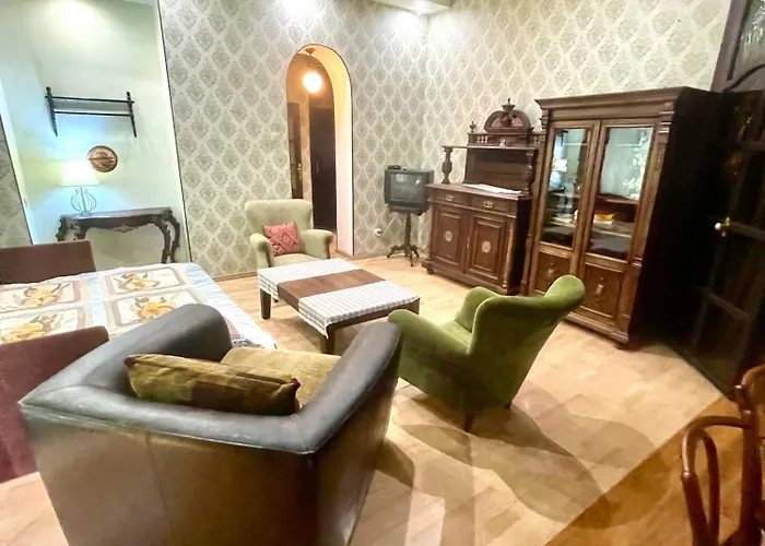 целиком 3-х комнатная в центре одессы