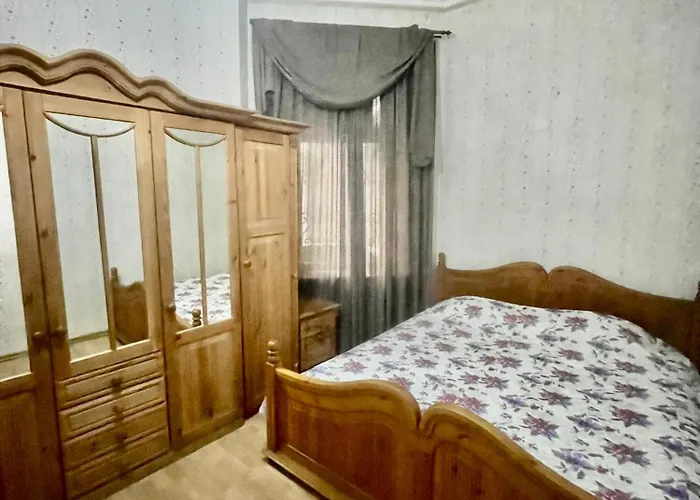 Aparthotel целиком 3-х комнатная в центре одессы 3*