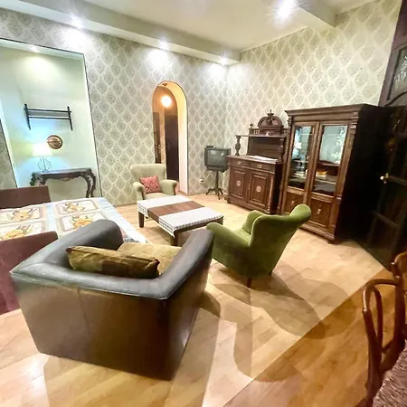 целиком 3-х комнатная в центре одессы